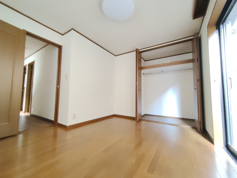 その他部屋・スペース　ライトを付けなくとも明るさ◎の洋室