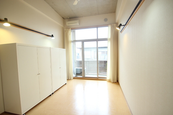 居室・リビング　※別部屋の写真です
