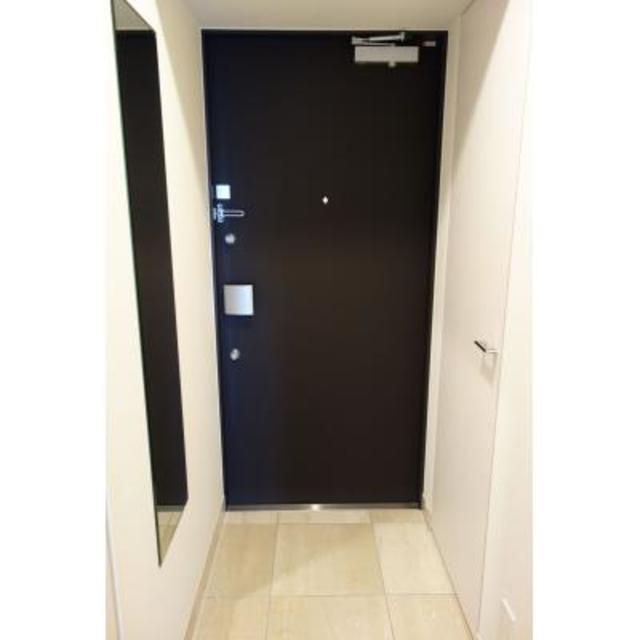 玄関　※写真は同タイプ住戸です。