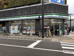 コンビニ　ファミリーマート広島松原町店（コンビニ）まで128m