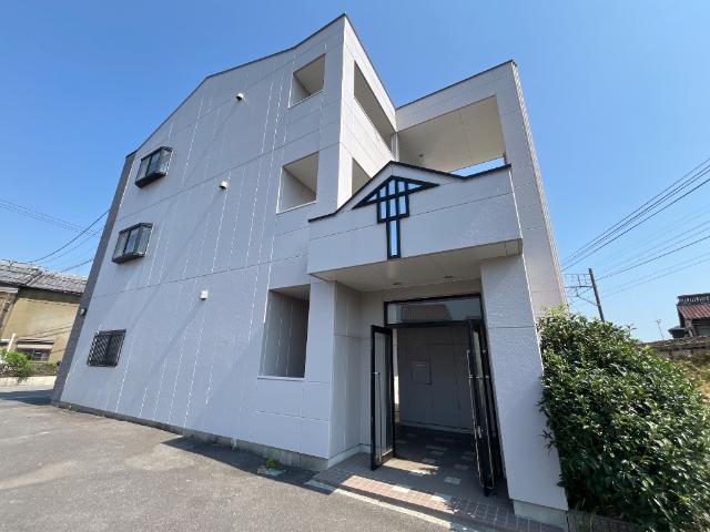 エントランス　外観写真（昼）