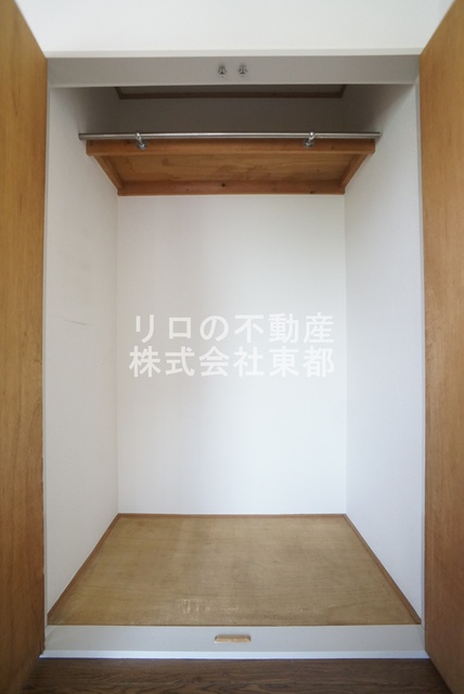 収納　増えがちな荷物をスッキリ収納できる大きめクローゼットです♪
