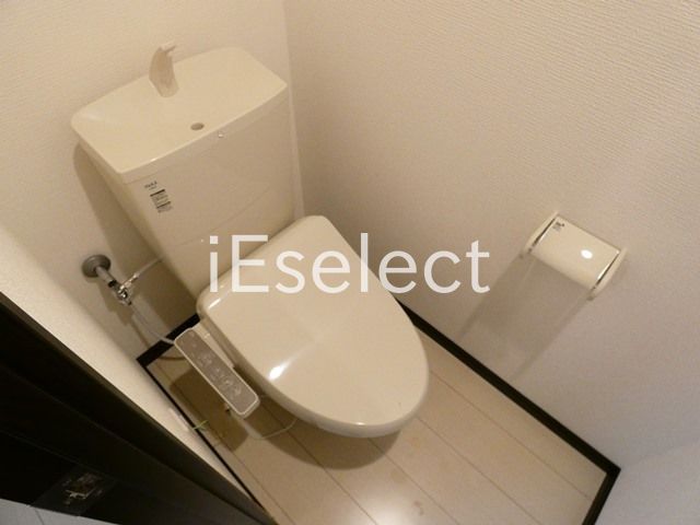 トイレ　ウォシュレット付きです。