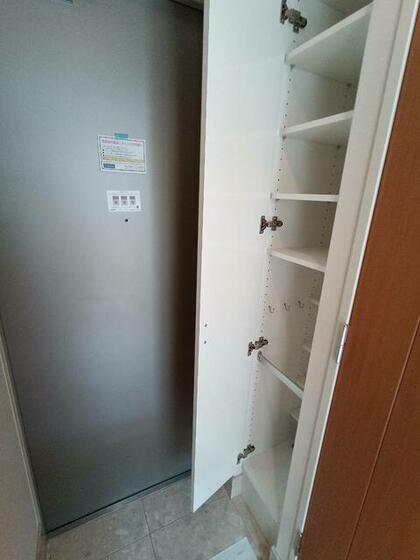 玄関　別部屋写真