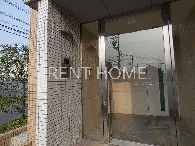 エントランス　オートロック完備で安心
