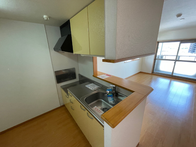 キッチン　写真は５０１号室参照