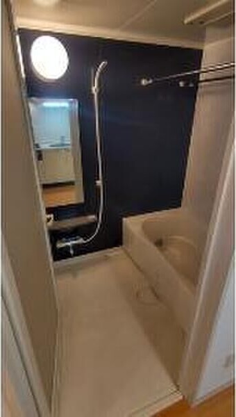 バス・シャワールーム　※写真は同じマンションの違う部屋のものになります。