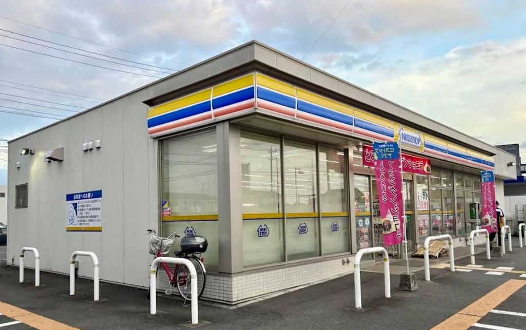 コンビニ　ミニストップ熊谷久下店（コンビニ）まで690m