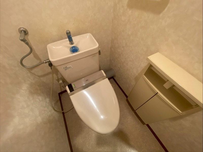 トイレ　こちらはトイレです。清潔感があり、安心して使用できます。