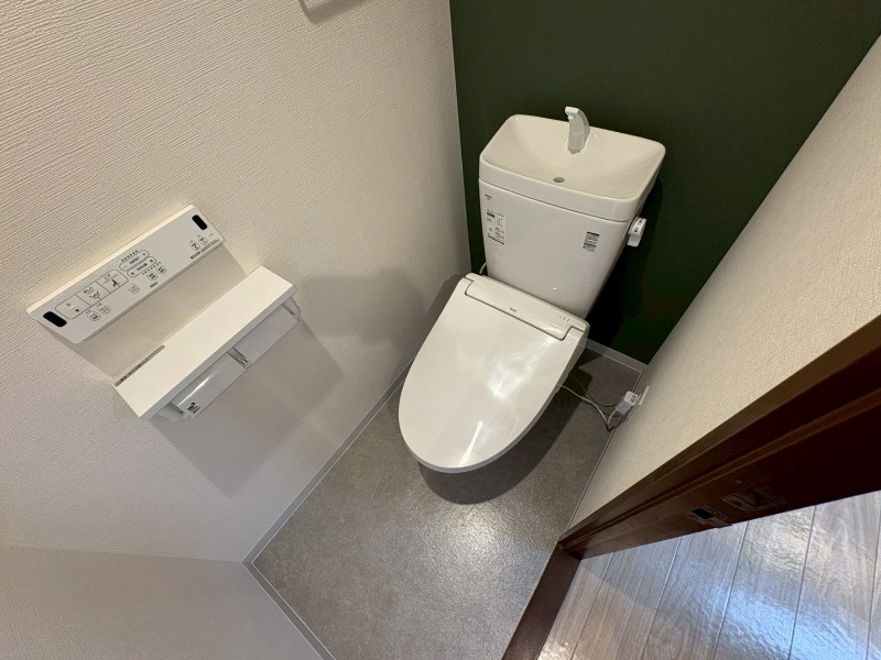 トイレ　こちらはトイレです。清潔感があり、安心して使用できます。