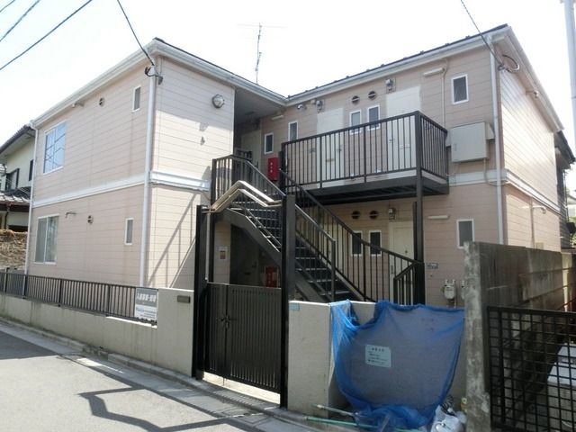 エントランス　閑静な住宅街にあります