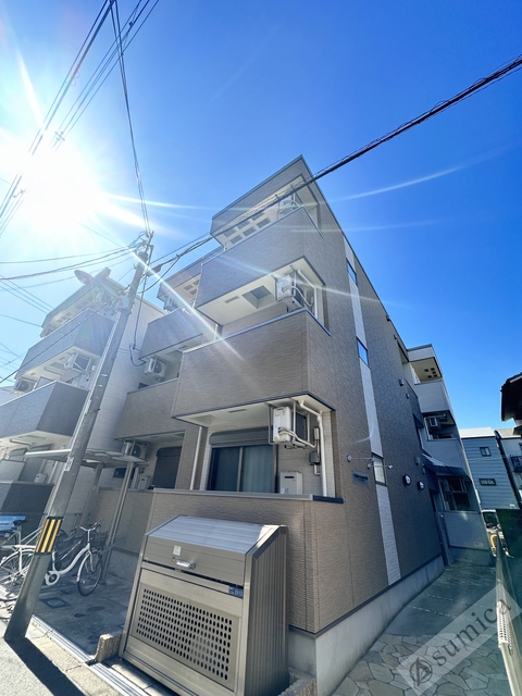 建物外観　ワンフロア３部屋の全戸角部屋設計＾＾