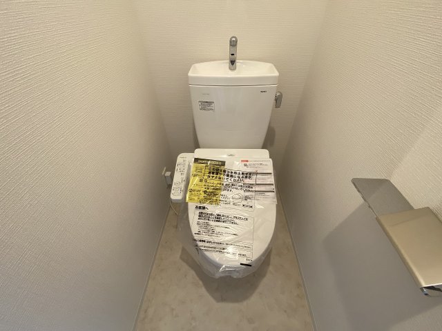 トイレ　※カラータイプは写真と異なります。