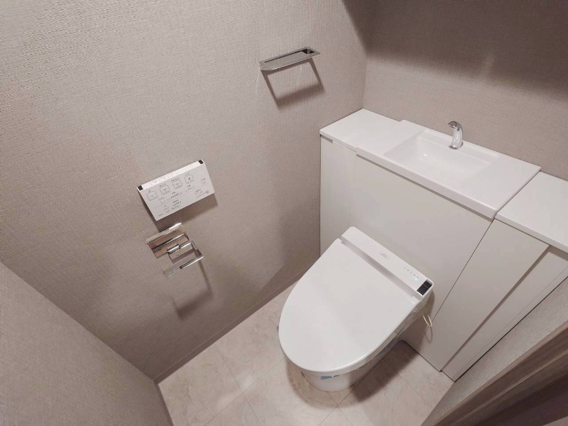 プレサンスロジェ桜川のトイレ写真