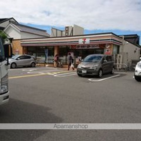コンビニ　セブンイレブン（コンビニ）まで642m
