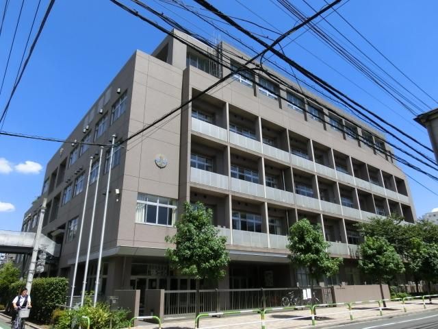 中学校　諏訪中学校（中学校）まで750m