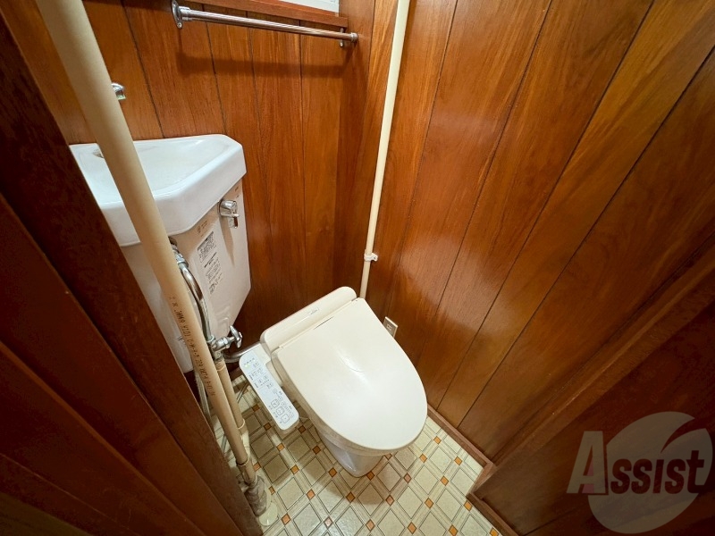 トイレ　こちらはトイレです。清潔感があり、安心して使用できます。
