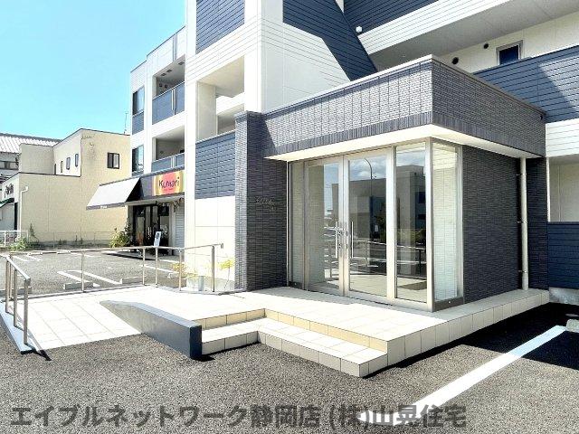 エントランス　毎日通るエントランスはこのようになっています