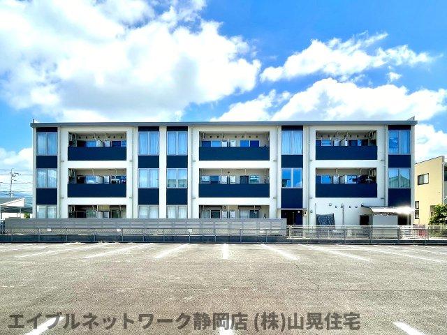 建物外観　落ち着いた雰囲気の外観です