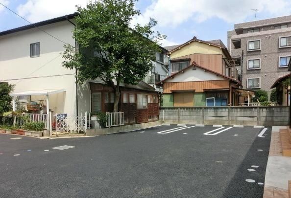 駐車場　外観