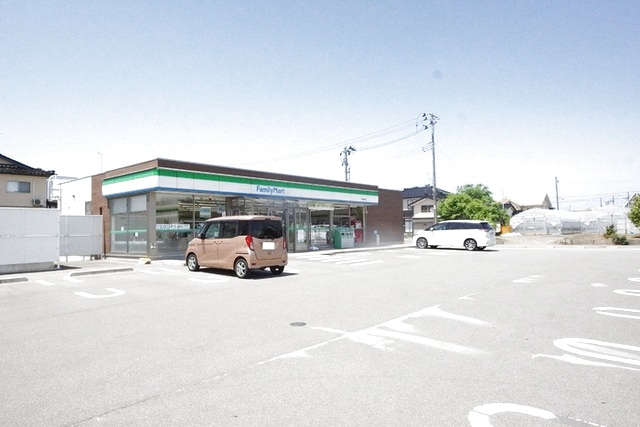 コンビニ　ファミリーマート柏崎扇町店（コンビニ）まで361m