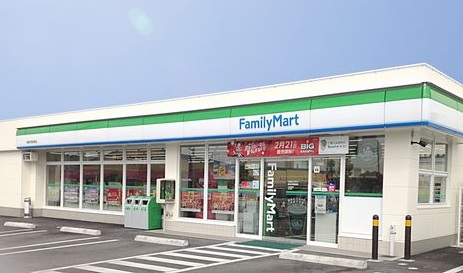 コンビニ　ファミリーマート永田屋たかさい店（コンビニ）まで372m