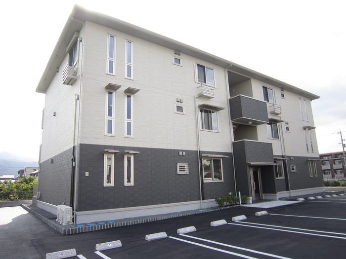建物外観　落ち着いた雰囲気の外観です