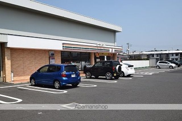 コンビニ　セブン－イレブン厚木坊中店（コンビニ）まで585m