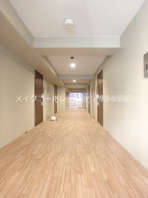 その他　※階数により床・建具の色が異なります