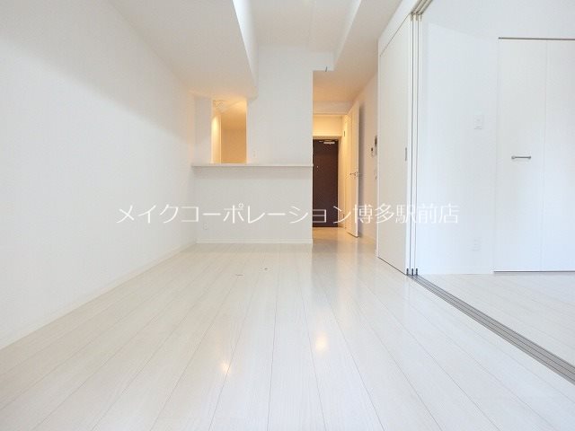居室・リビング　※階数により床・建具の色が異なります