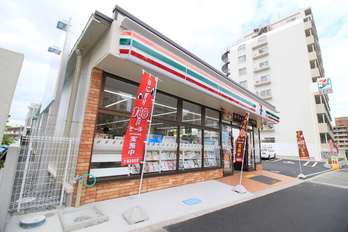 コンビニ　セブンイレブン（コンビニ）まで409m