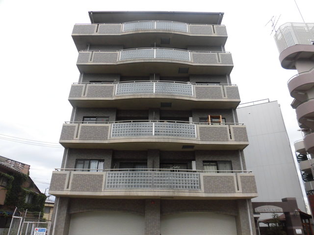 建物外観　日当たりの良い明るいマンションです。