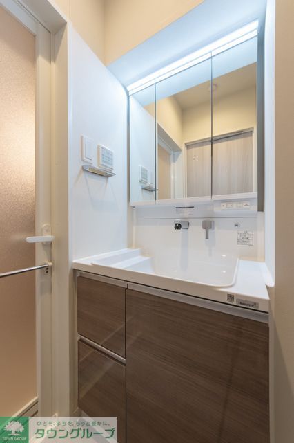 洗面設備　※写真は同タイプ住戸です。