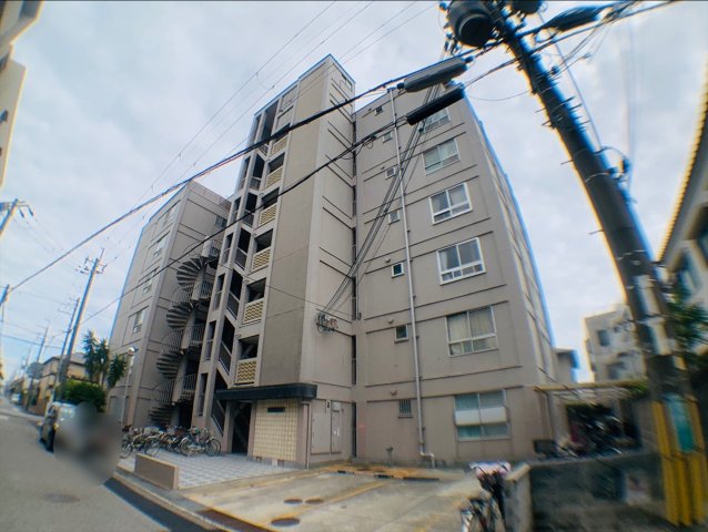 建物外観　敷地内に駐車場があります！