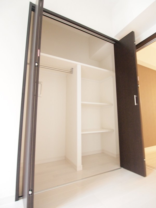 収納　棚があり便利な収納です。