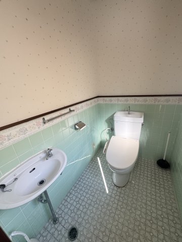 長田天神町3丁目戸建のトイレ写真