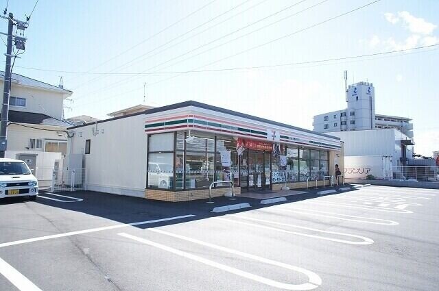コンビニ　セブンイレブン 粕屋仲原3丁目店（コンビニ）まで529m