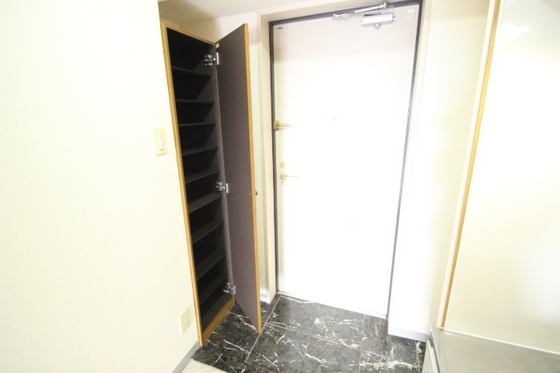 玄関　※別部屋の写真です