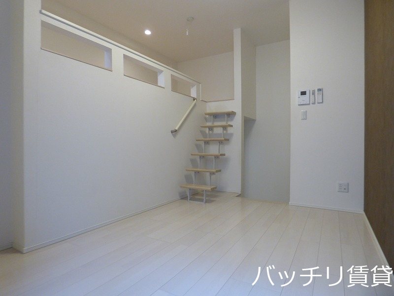 居室・リビング　同型タイプの為、現状を優先致します。