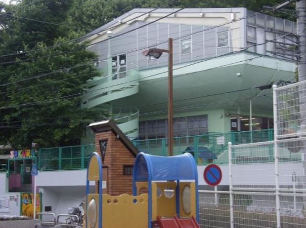 幼稚園・保育園　三宿さくら幼稚園（幼稚園・保育園）まで388m
