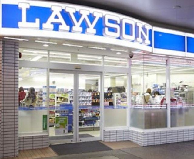 コンビニ　ローソン港芝四丁目店（コンビニ）まで200m