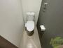 トイレ　こちらはトイレです。清潔感があり、安心して使用できます。