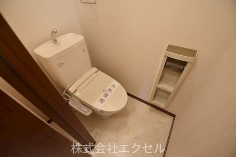 京王線 南平駅 徒歩10分 2階建 築22年のトイレ写真