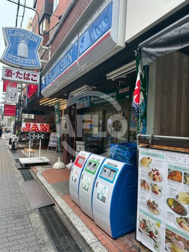 コンビニ　ローソン 西心斉橋一丁目店（コンビニ）まで111m