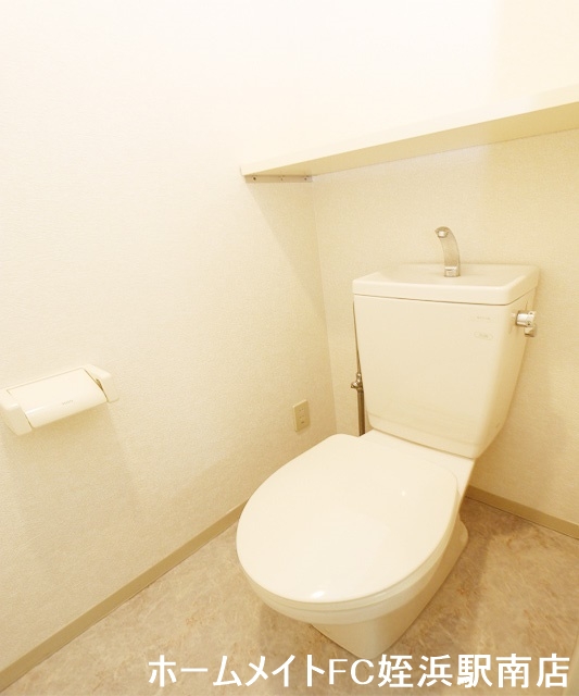地下鉄空港線 姪浜駅 徒歩4分 10階建 築29年のトイレ写真