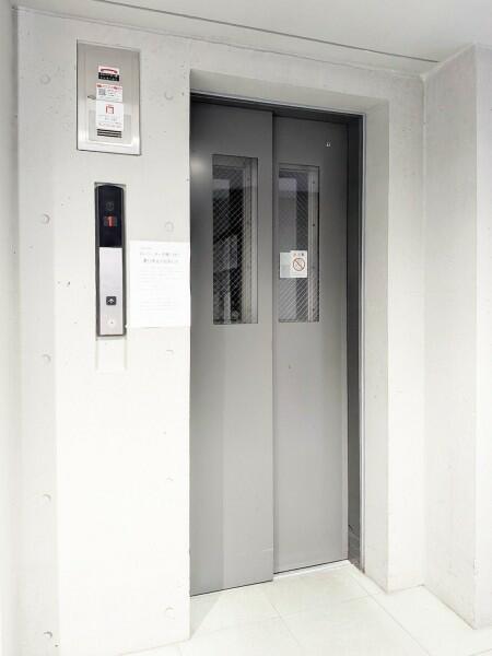都営大江戸線 牛込神楽坂駅 徒歩3分 14階建 築24年の外観写真