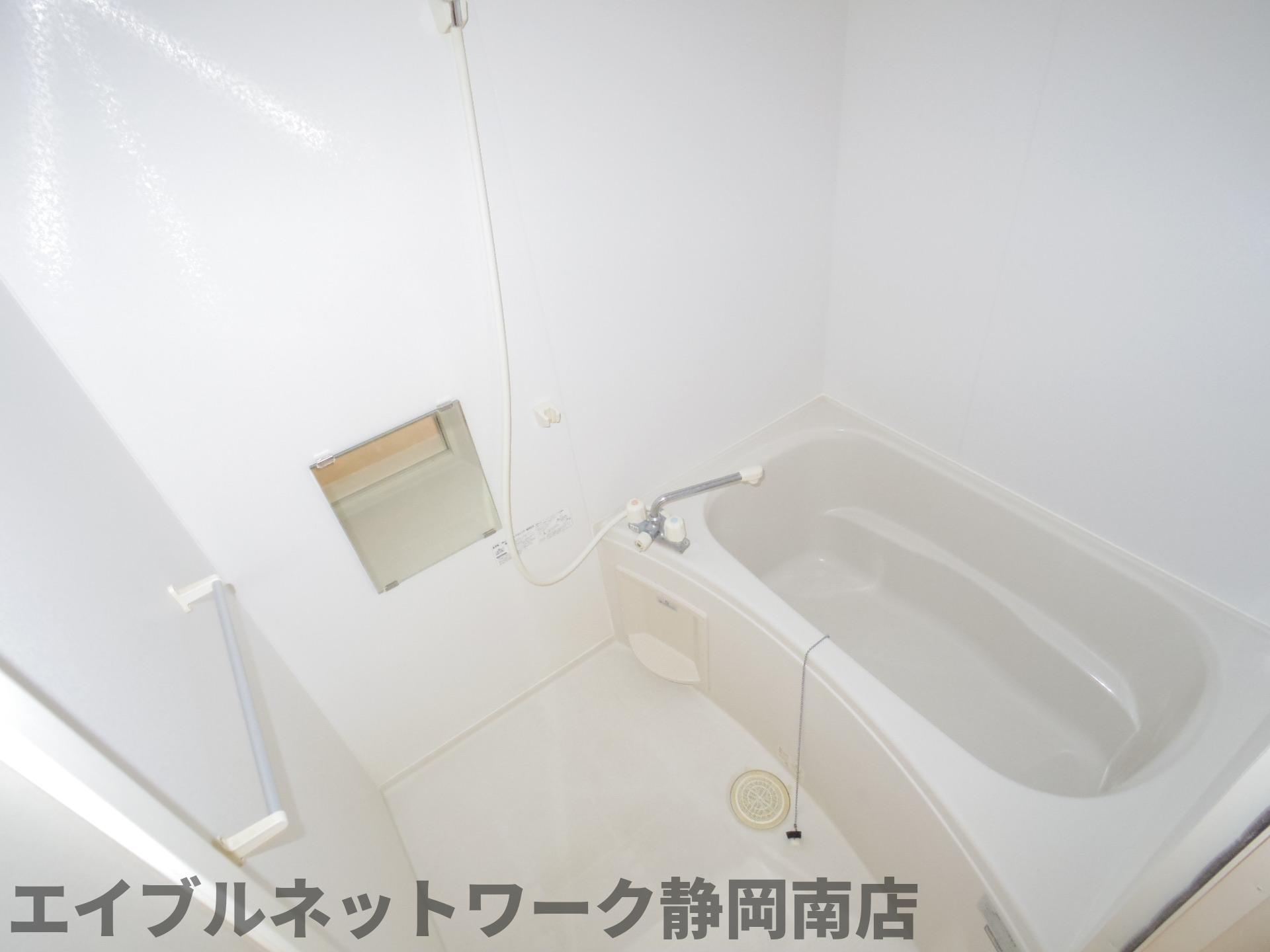 ＪＲ東海道本線 静岡駅 バス乗車時間：15分 最寄りバス停で下車 徒歩6分 3階建 築17年の風呂写真