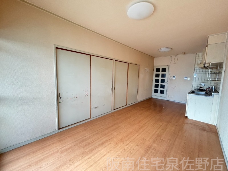 水間鉄道 貝塚市役所前駅 徒歩4分 5階建 築39年の居間写真