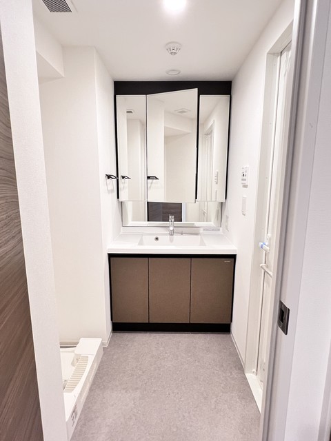 洗面設備　※写真は同タイプ住戸です。