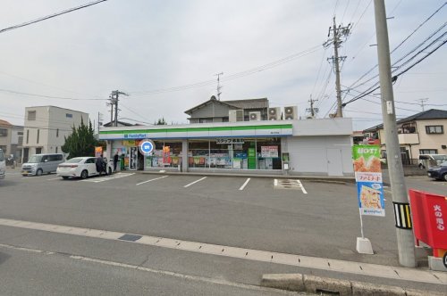 コンビニ　ファミリーマート 蟹江本町店（コンビニ）まで323m